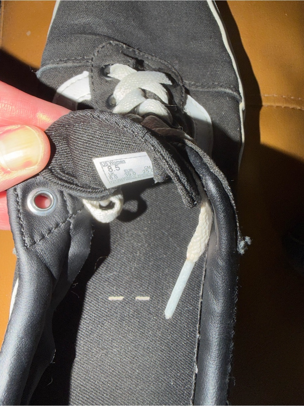 Women’s Vans - Picture 4 of 4